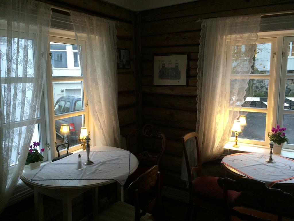 Gjestehuset Ibsen Grimstad (Aust-Agder) Exterior foto