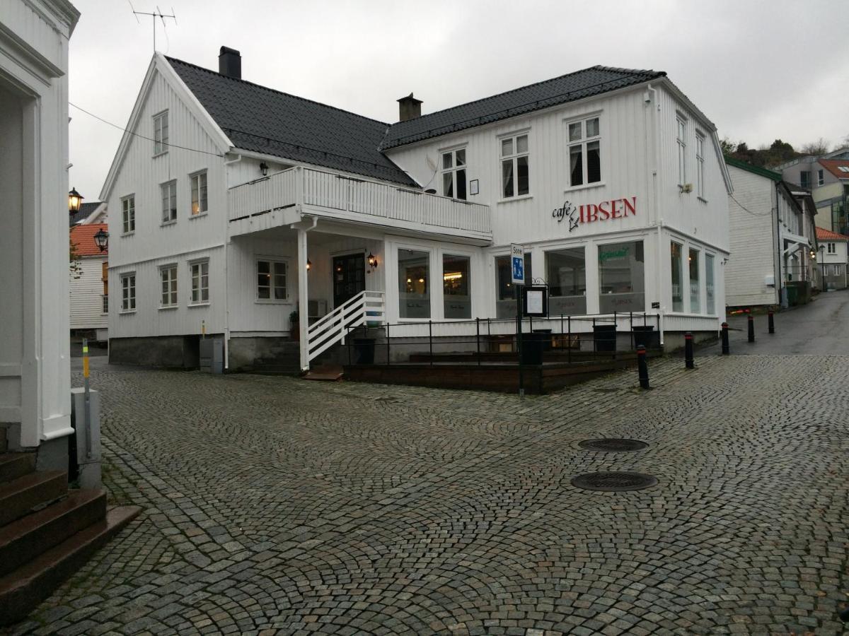 Gjestehuset Ibsen Grimstad (Aust-Agder) Quarto foto